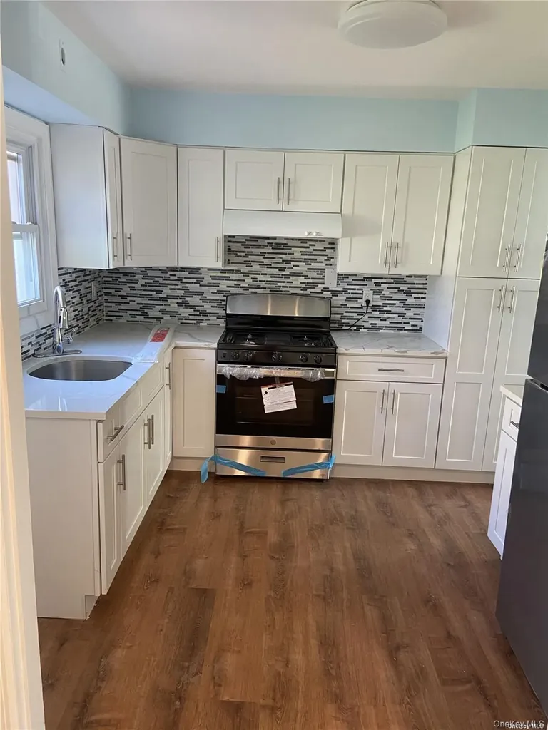 83-08 Langdale Street New Hyde Park NY 11040