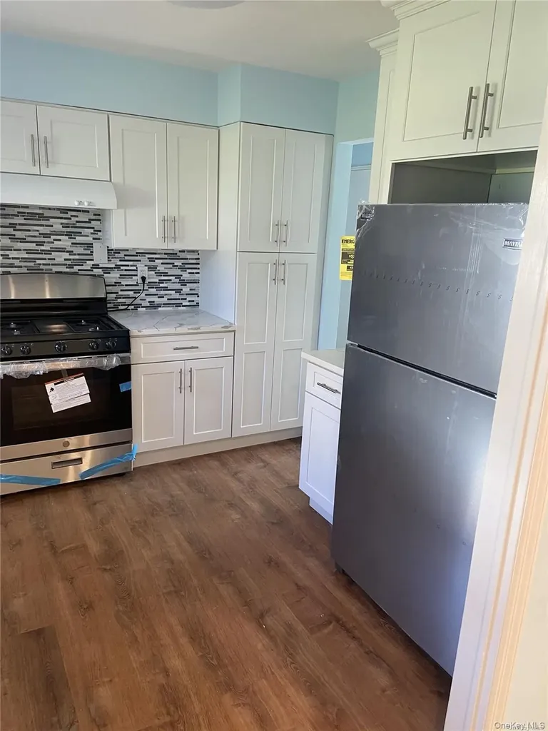 83-08 Langdale Street New Hyde Park NY 11040