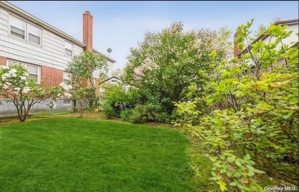 83-08 Langdale Street New Hyde Park NY 11040