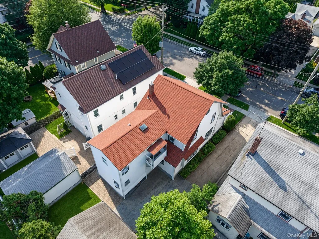 214 Lowell Avenue Floral Park NY 11001