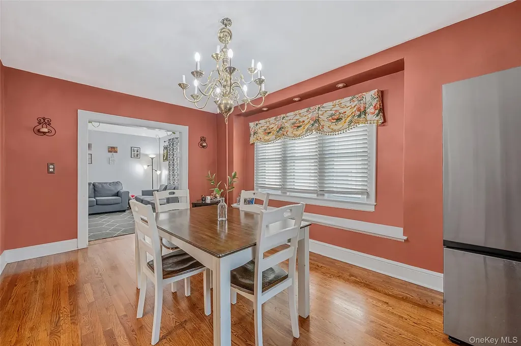 214 Lowell Avenue Floral Park NY 11001