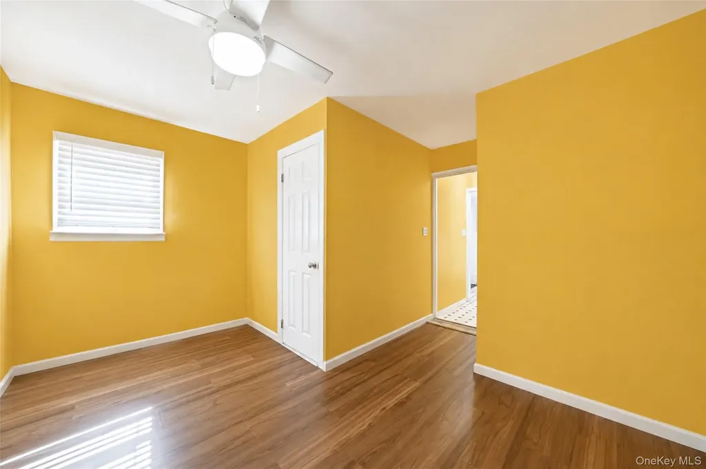 214 Lowell Avenue Floral Park NY 11001