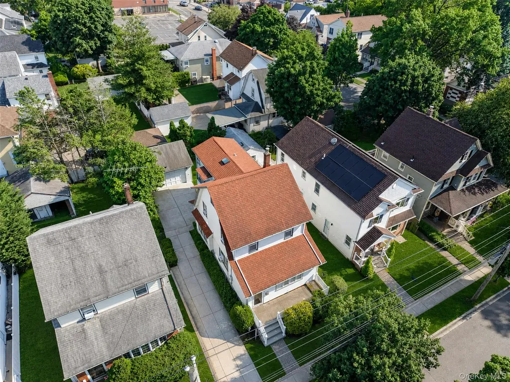 214 Lowell Avenue Floral Park NY 11001