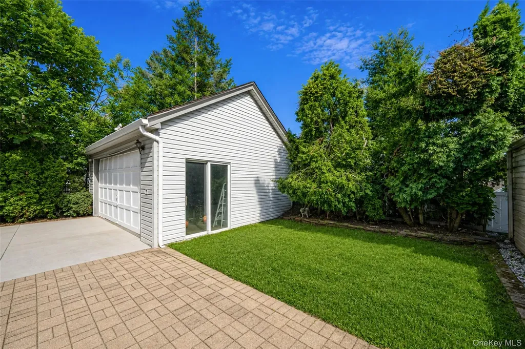 214 Lowell Avenue Floral Park NY 11001