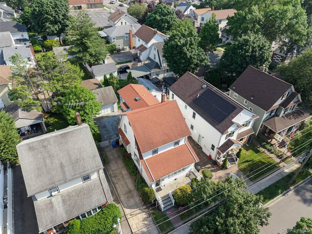 214 Lowell Avenue Floral Park NY 11001