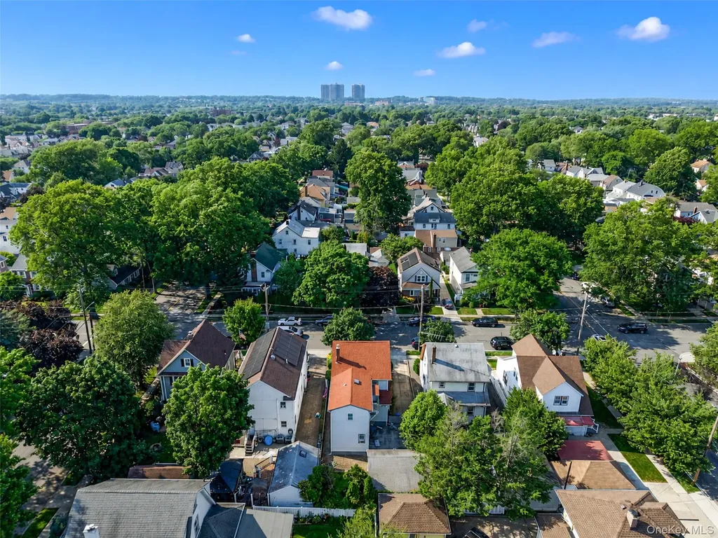 214 Lowell Avenue Floral Park NY 11001