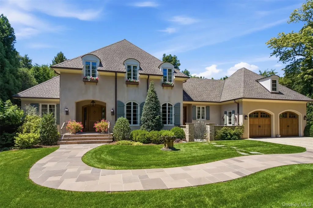 5 Puritan Place Huntington NY 11743