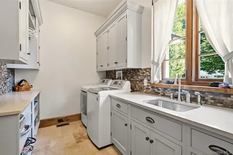 5 Puritan Place Huntington NY 11743