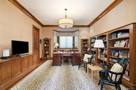 5 Puritan Place Huntington NY 11743