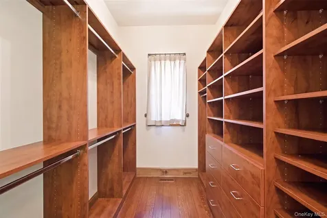 5 Puritan Place Huntington NY 11743