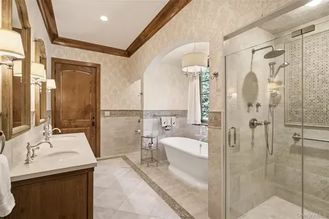 5 Puritan Place Huntington NY 11743