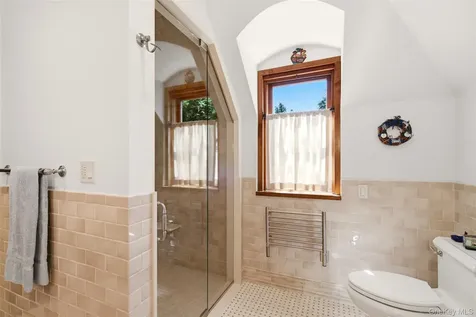 5 Puritan Place Huntington NY 11743