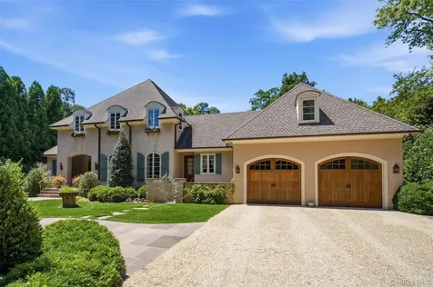 5 Puritan Place Huntington NY 11743