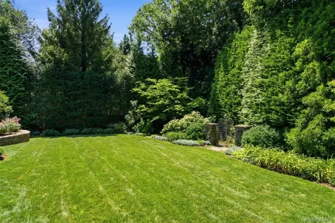 5 Puritan Place Huntington NY 11743