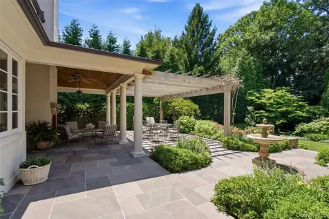 5 Puritan Place Huntington NY 11743