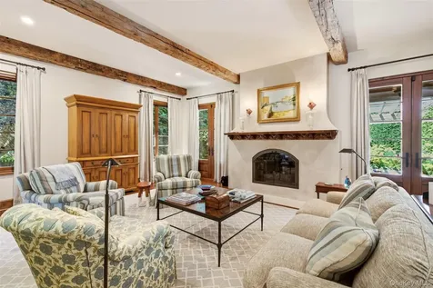 5 Puritan Place Huntington NY 11743