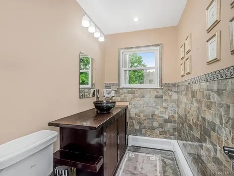 8 Fairgreen Court Cortlandt Manor NY 10567