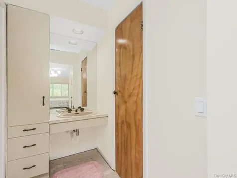 8 Fairgreen Court Cortlandt Manor NY 10567