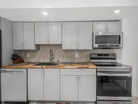 8 Fairgreen Court Cortlandt Manor NY 10567