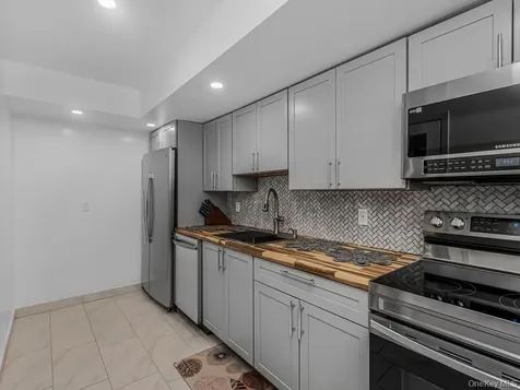 8 Fairgreen Court Cortlandt Manor NY 10567