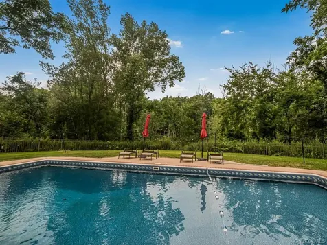 8 Fairgreen Court Cortlandt Manor NY 10567