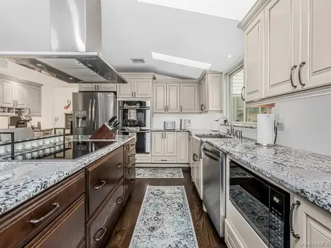 8 Fairgreen Court Cortlandt Manor NY 10567