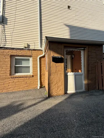34 Troy Lane Yonkers NY 10701