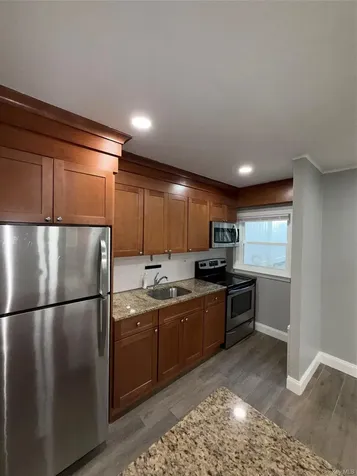 34 Troy Lane Yonkers NY 10701