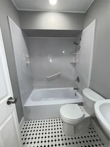 34 Troy Lane Yonkers NY 10701