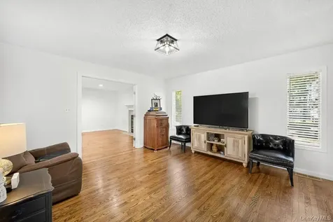 24 Bauer Avenue Manorville NY 11949