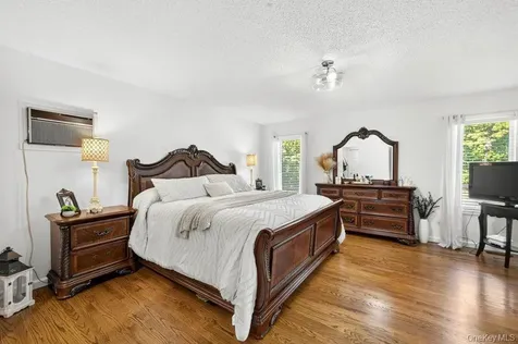 24 Bauer Avenue Manorville NY 11949