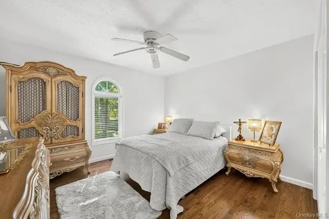 24 Bauer Avenue Manorville NY 11949