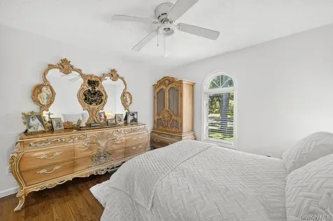 24 Bauer Avenue Manorville NY 11949