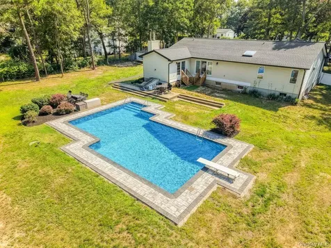 24 Bauer Avenue Manorville NY 11949
