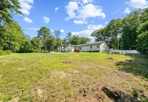 24 Bauer Avenue Manorville NY 11949