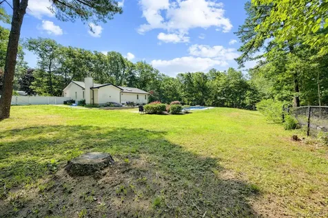 24 Bauer Avenue Manorville NY 11949