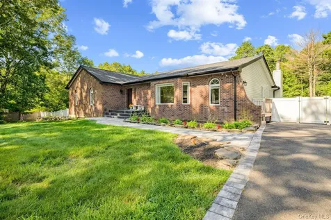 24 Bauer Avenue Manorville NY 11949