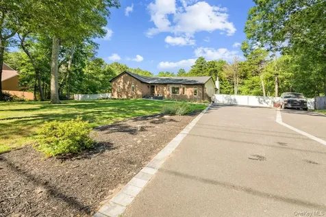24 Bauer Avenue Manorville NY 11949