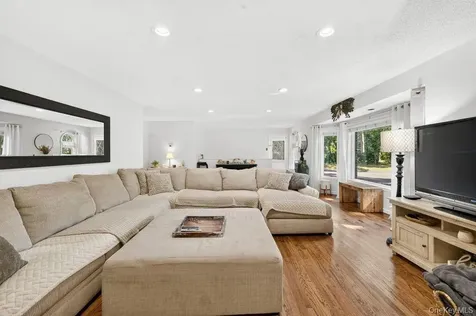 24 Bauer Avenue Manorville NY 11949
