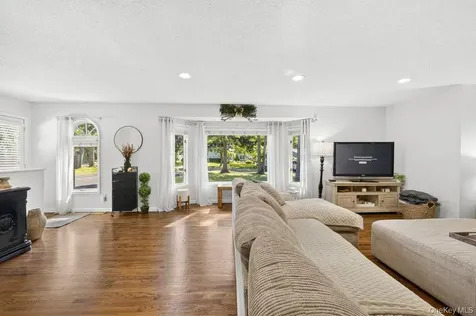 24 Bauer Avenue Manorville NY 11949