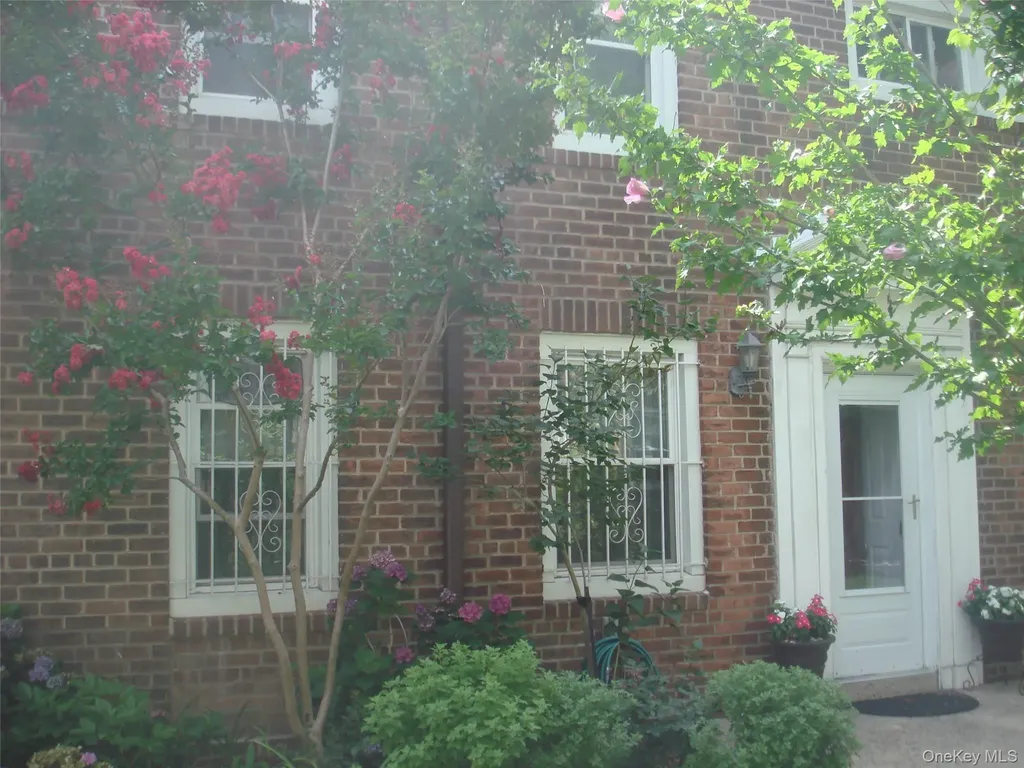147-47 Charter Briarwood NY 11435
