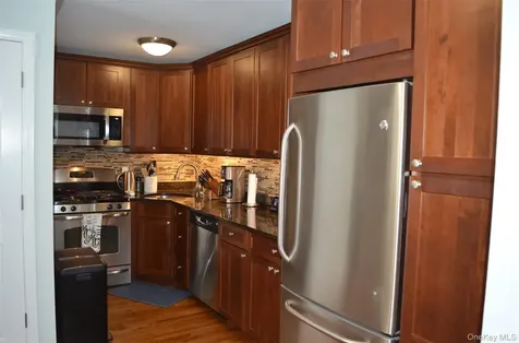 17 Broadway Harrison NY 10528