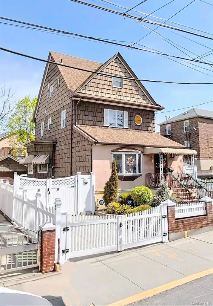 134-37 58th Road Flushing NY 11355