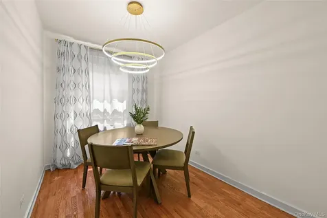 5 Rockledge Avenue Hartsdale NY 10530