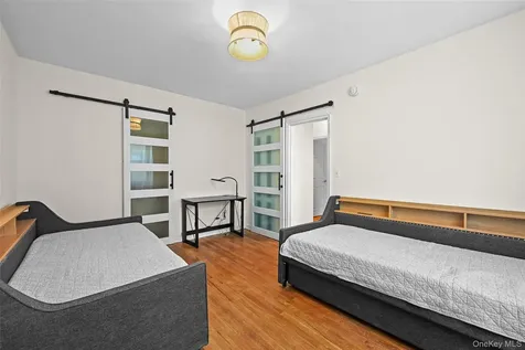 5 Rockledge Avenue Hartsdale NY 10530