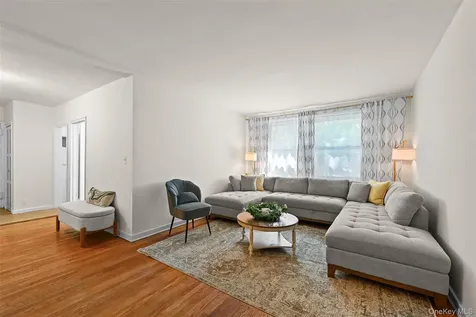 5 Rockledge Avenue Hartsdale NY 10530