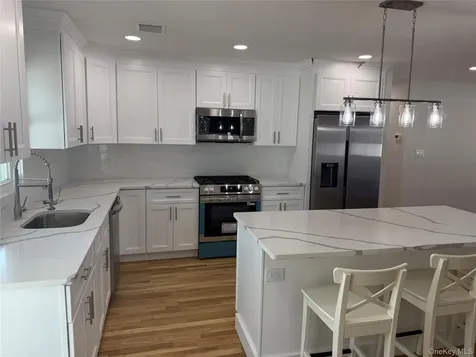 2 5th Avenue Farmingdale NY 11735
