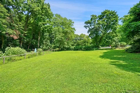 132 Oregon Road Cortlandt Manor NY 10567