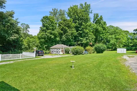 132 Oregon Road Cortlandt Manor NY 10567