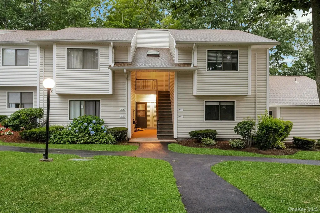 90 Molly Pitcher Lane Yorktown Heights NY 10598